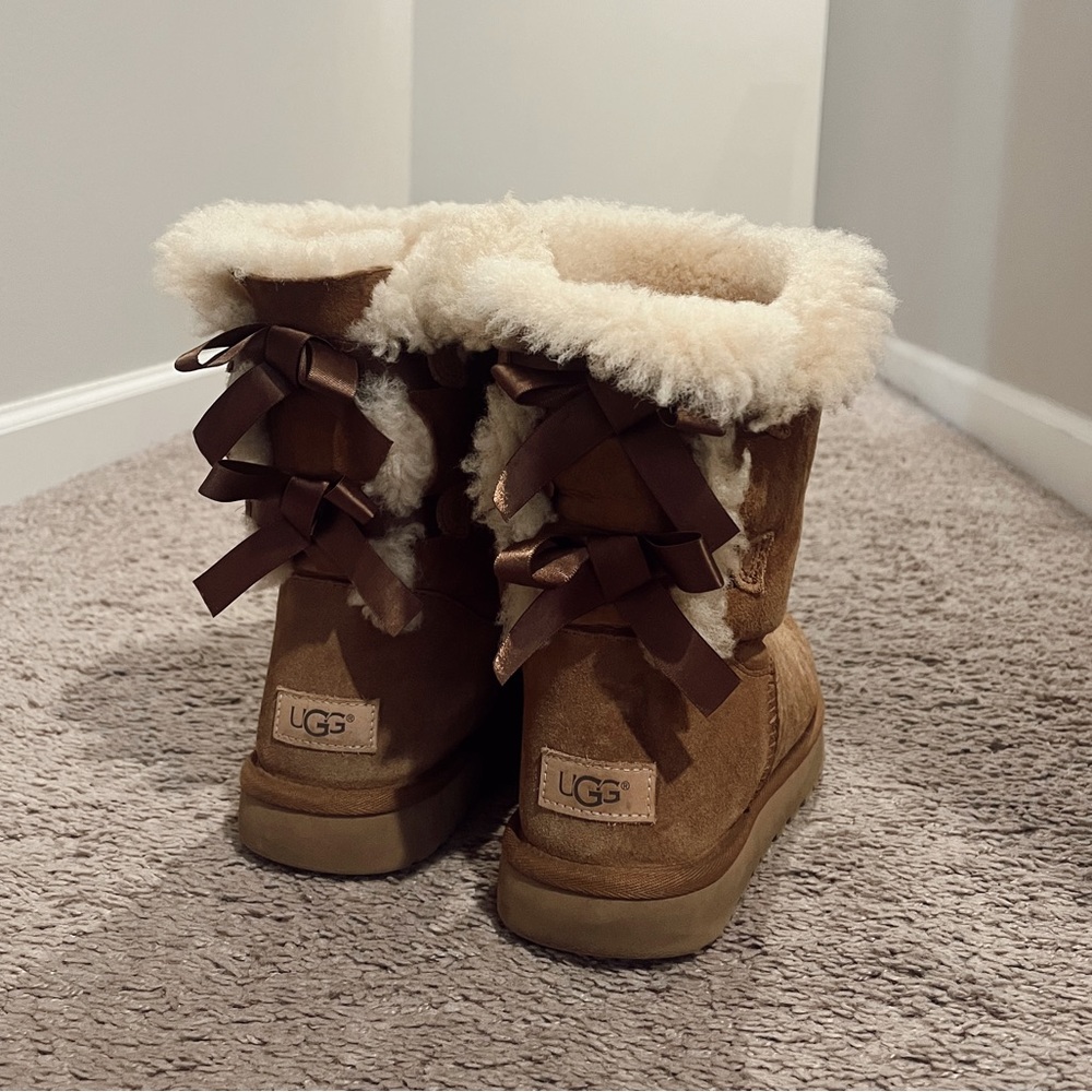 bailey bow ugg boots chestnut